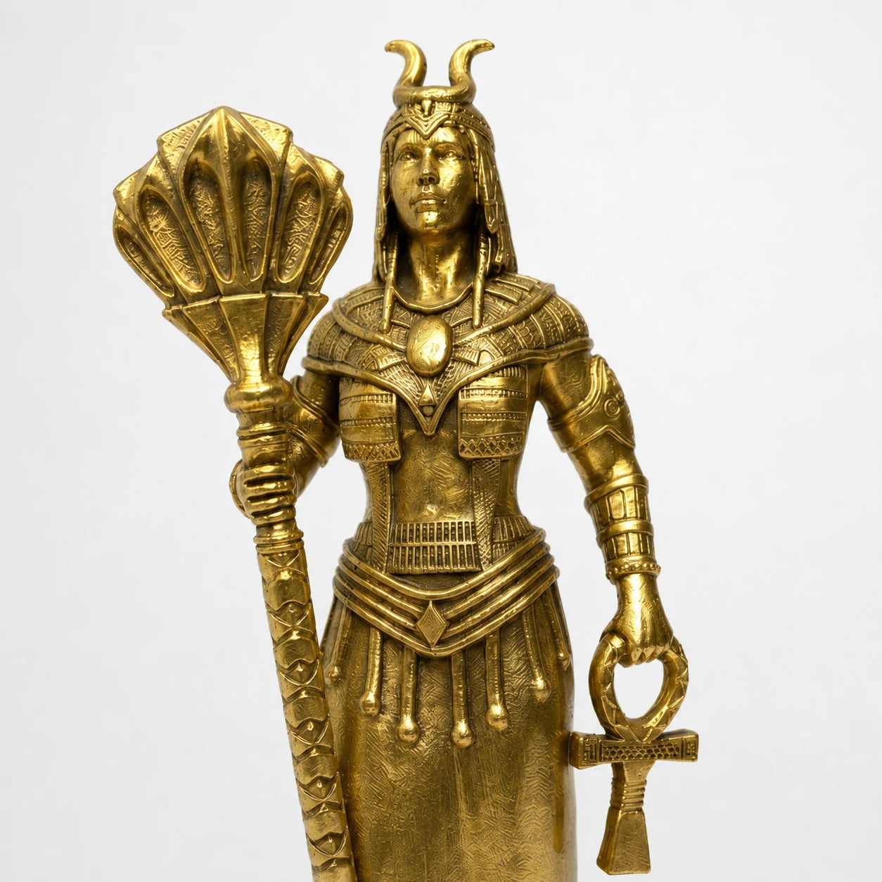 Isis Egyptian Goddess of Magic statue – hand-painted SLA resin 15 cm – detail close-up hand-painted surface – PrintableArtForge